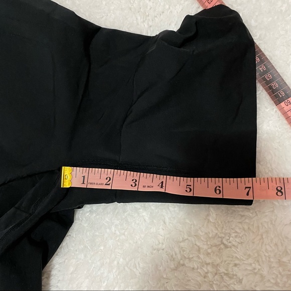 Spanx OnCore mid-thigh shorts - Picture 6 of 9